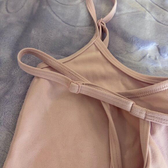 Aritzia TNA Golden BUTTER Essential Camisole in Cupid Pink - Picture 4 of 9